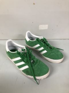 ADIDAS VL COURT BASED SHOES - SIZE 5.5