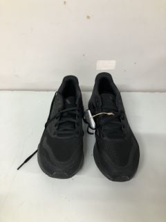 ADIDAS RUN FALCON 5 BLACK SHOES - SIZE 7.5