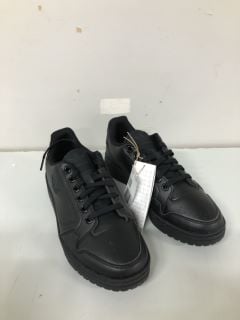 ADIDAS NY 90 BLACK SHOES - SIZE 6