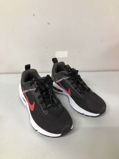 NIKE AIR MAX INTRLK GREY/RED SHOES - SIZE 5.5