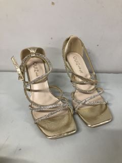 QUIZ CLOTHING GOLD SHOES - SIZE 6