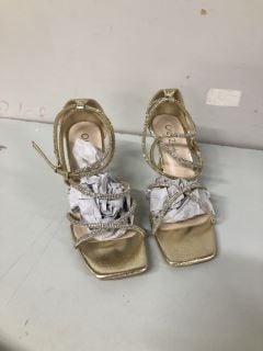 QUIZ CLOTHING GOLD SHOES - SIZE 6