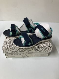 CLARKS SURFING TIDE CHILDREN'S SANDALS - NAVY - SIZE: 2