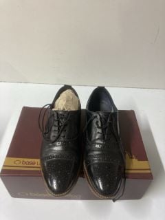 BASE LONDON BLACK LEATHER SHOES - SIZE: 6