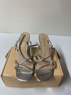 RAVEL PATNA SILVER METALLIC HEEL SHOES - SIZE: 6