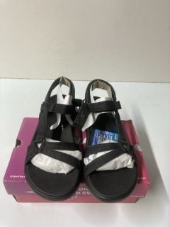 SKECHERS GOGA MAT WOMAN'S BLACK SANDALS - SIZE 5