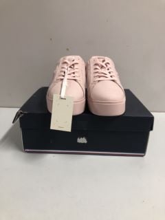 TOMMY HILFIGER PLATFORM COURT SNEAKERS NUBUCK - PINK - SIZE: 7