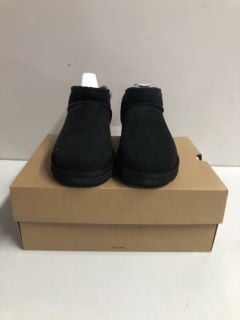 UGG CLASSIC ULTRA MINI BOOTS - SIZE: 6 - RRP.£145