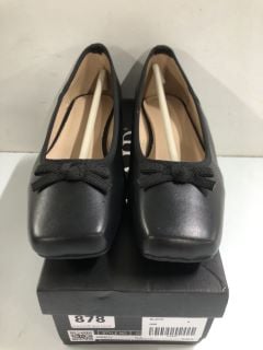 RAID LONDON ARNELL BLACK SHOES - SIZE 7