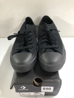 CONVERSE C TAYLOR AVS OX BLACK SHOES - SIZE 6