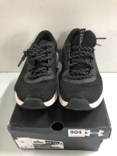 UNDER ARMOR W FLOW DYNAMIC BLACK SHOES - SIZE 6