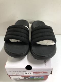 SKECHERS WOMAN'S BLACK SLIDERS - SIZE 6