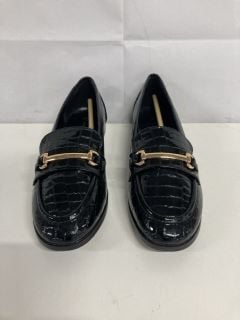 VERY BLACK SHOES - SIZE 5E