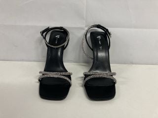 VERY BLACK SHOES - SIZE 5E