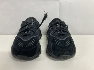 ADIDAS OZWEEGO EL CHILDREN'S SHOES - SIZE 4K