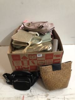 BOX OF BAGS IN VARIOUS SIZES & DESIGNS