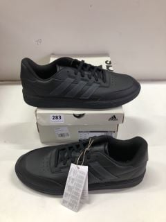 ADIDAS MEN'S COURTBLOCK UK SIZE: 12