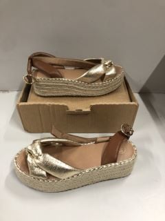 RIVER ISLAND SANDALS UK SIZE: 7