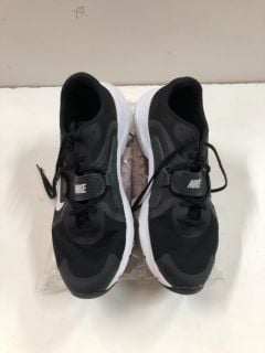 2 X NIKE SHOES INC AIR MAX 270 UK SIZE: 8