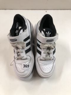 2 X ADIDAS TRAINERS INC UK SIZE: 5.5