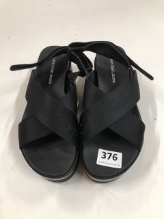 CALVIN KLEIN SANDALS UK SIZE: 6