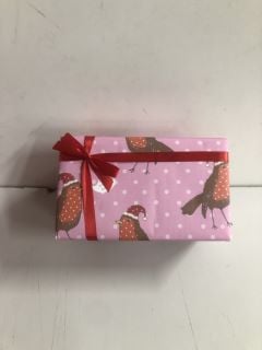 6 X CHRISTMAS GIFT WRAPPED BATH BOMB SETS