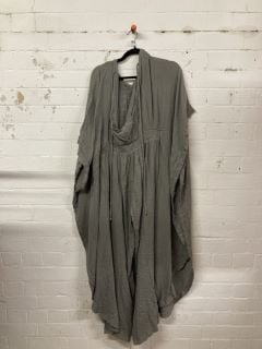 WOMEN'S DESIGNER DRESS IN AVEN GREY - SIZE M - RRP $108