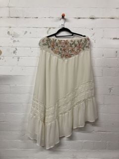 WOMEN'S DESIGNER SKIRT IN IVORY - SIZE M - RRP $198