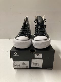 WOMEN'S CONVERSE HIGHTOP TRAINERS IN BLACK/WHITE - SIZE UK 8