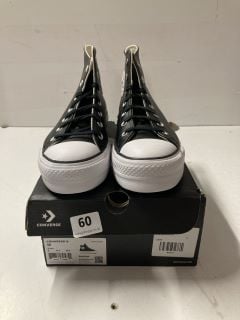 WOMEN'S CONVERSE HIGHTOP TRAINERS IN BLACK/WHITE - SIZE UK 8