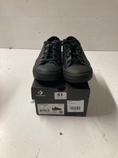 WOMEN'S CONVERSE HIGHTOP TRAINERS IN BLACK/WHITE - SIZE UK 4