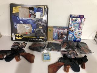 BOX OF TOYS TO INCLUDE A DISNEY FROE 11 JIGSAW AND POKÉMON CARDS