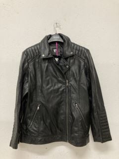 V BY VERY LEATHER JACKET SIZE: 22