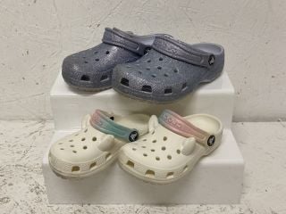 2 X PAIRS OF CROCS SIZES: 1/9