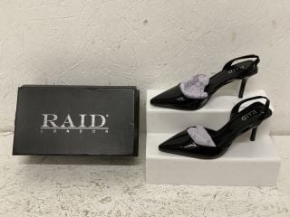 RAID GLIMPSE HEELS BLACK SIZE: 6