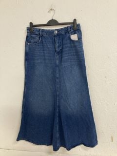 2 X JEANS INC V BY VERY