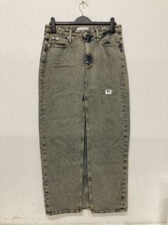 CALVIN KLEIN JEANS SIZE: W30