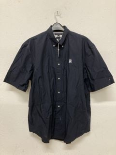 TOMMY HILFIGER ARCHIVE FIT MONOGRAM SOLID SHIRT SIZE: XL