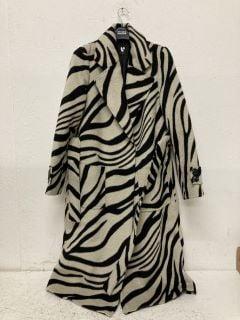 V BY VERY ZEBRA PRINT WOMENS COAT SIZE: 12