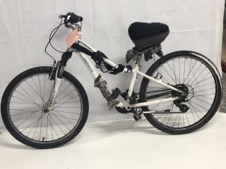 SPECIALIZED MOUNTAIN BIKE - WHITE - MPSS02107296 (VAT ONLY PAYABLE ON BUYERS PREMIUM)