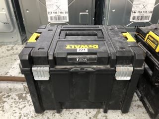 DEWALT T STAK TOOL BOX CONTAINING VARIOUS HAND TOOLS INC HACKSAW - MPSS03001871 (VAT ONLY PAYABLE ON BUYERS PREMIUM)