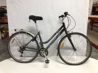 GIANT GSR TREKKING HYBRID BIKE - GREY/BLACK - MPSS02696069 (VAT ONLY PAYABLE ON BUYERS PREMIUM)