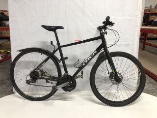 TREAK HYBRID BIKE - BLACK - MPSS03071800 (VAT ONLY PAYABLE ON BUYERS PREMIUM)