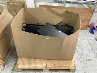 PALLET OF VARIOUS MONITORS (SMASHED/SALVAGE/SPARES)