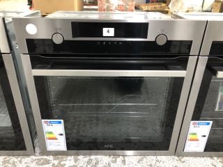 AEG BUILT-IN SINGLE OVEN MODEL: BCE556060M - RRP.£700 (EX-DISPLAY)