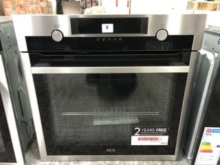 AEG BUILT-IN SINGLE OVEN MODEL: BCE556060M - RRP.£700 (EX-DISPLAY)