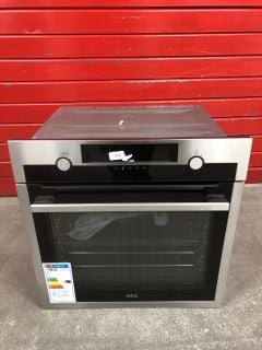 AEG INTEGRATED SINGLE OVEN MODEL: BCE556060M (EX DISPLAY) RRP: £599