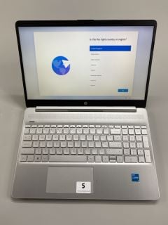 HP 15S-FQ5585NA 128GB LAPTOP IN SILVER. (WITH BOX & CHARGE UNIT). INTEL CORE I3-1215U, 8GB RAM,   [JPTN41823]