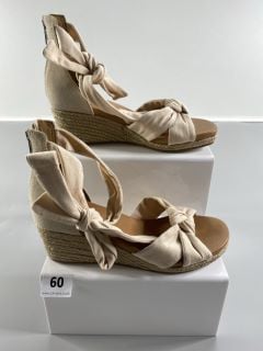 UGG YARROW WEDGES UK SIZE 5