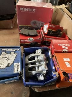 QTY OF ASSORTED AUTOMOTIVE COMPONENTS TO INCLUDE MINTEX BRAKE PADS